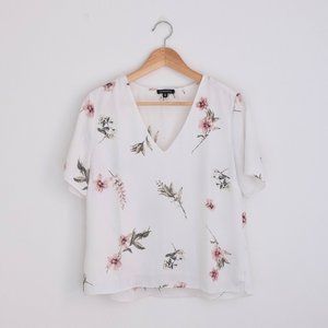 Cropped V-neck blouse in white floral